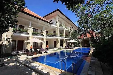 Puri Asih Hotel سمينياك 3*,