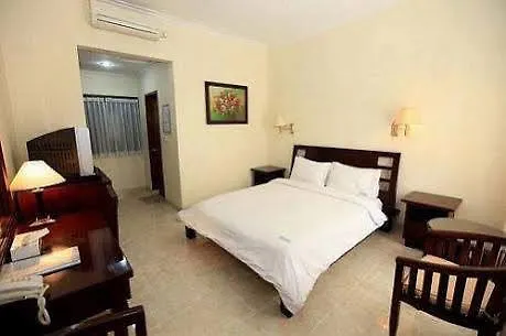 Puri Asih Hotel سمينياك